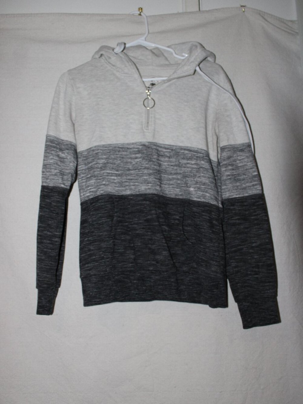 White striped hoodie, reflex brand, size medium